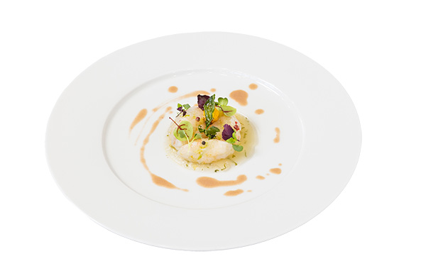 Sheet of tomato water with extra virgin olive oil 'Olio di Roma PGI' and scampi tartare 1